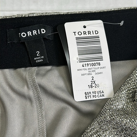 Torrid Mini Foil Knit Tulip Silver Skirt Womens Size 2X NWT Party Cocktail - Picture 4 of 8